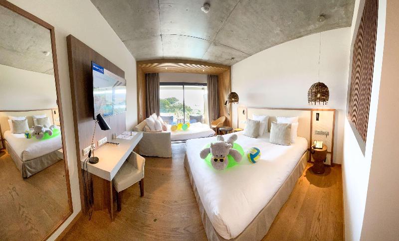 Golden Tulip Porto Vecchio image