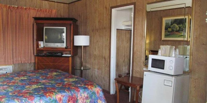 Vacation Inn Motel image