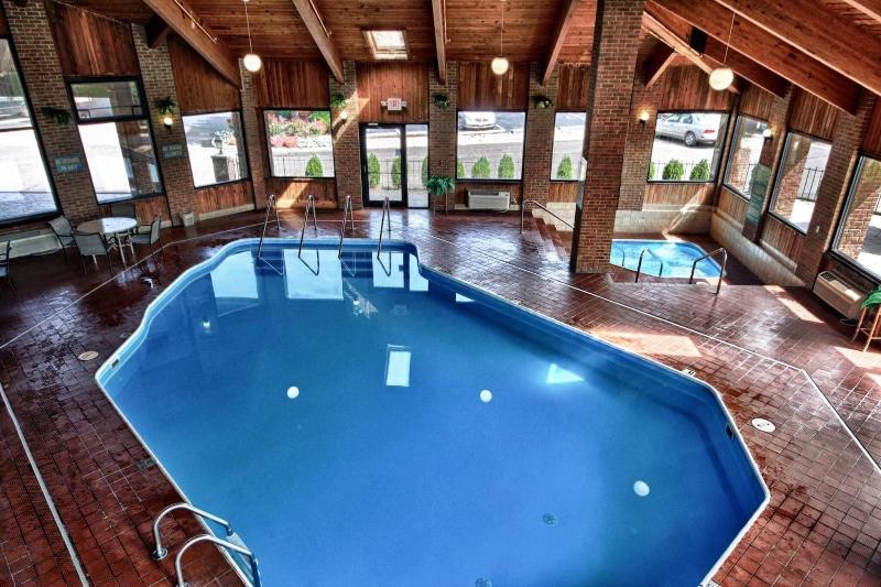 Christopher Inn And Suites image