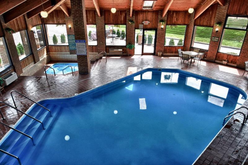 Christopher Inn And Suites image