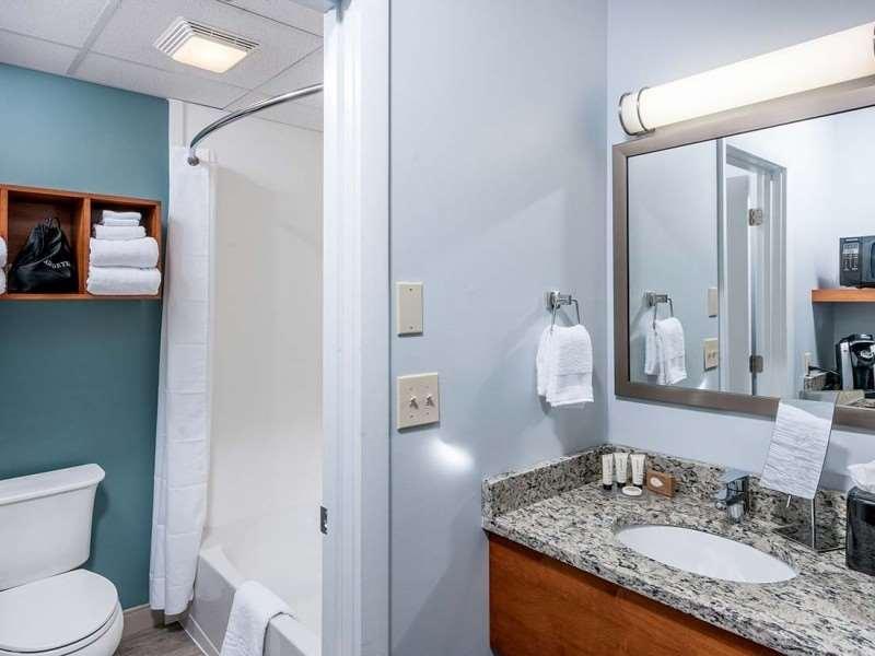 Rockland Harbor Hotel image