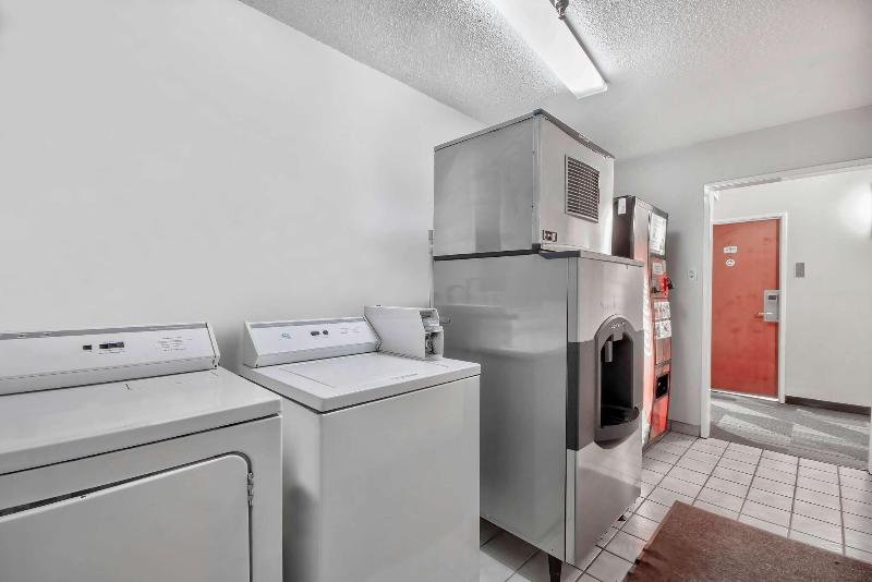 Motel 6 Abbeville La image