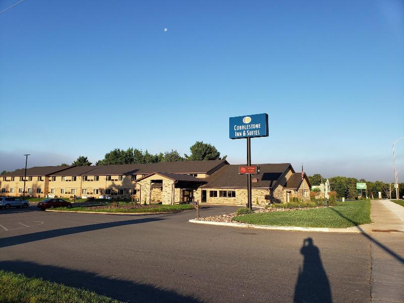Cobblestone Inn Suites Merrill image