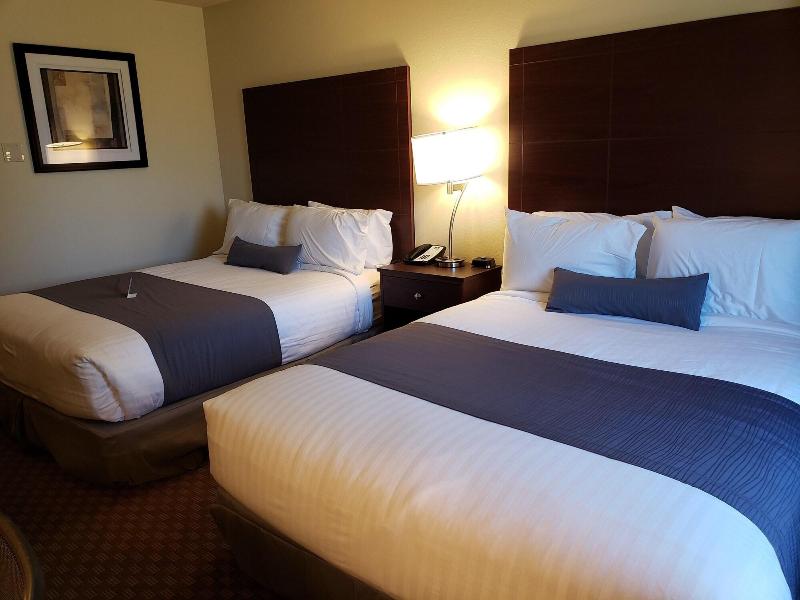 Cobblestone Inn Suites Merrill image 9
