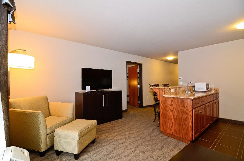 Astoria Hotel And Event Center image