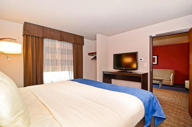 Astoria Hotel And Event Center image