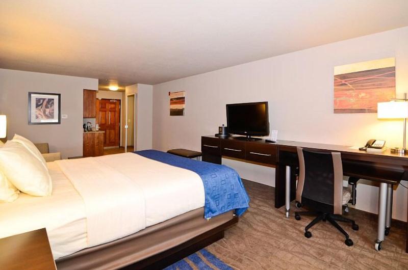 Astoria Hotel And Event Center image