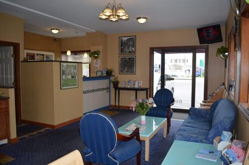 Hyannis Host Inn image