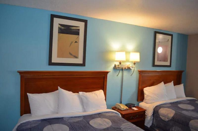 Hyannis Host Inn image