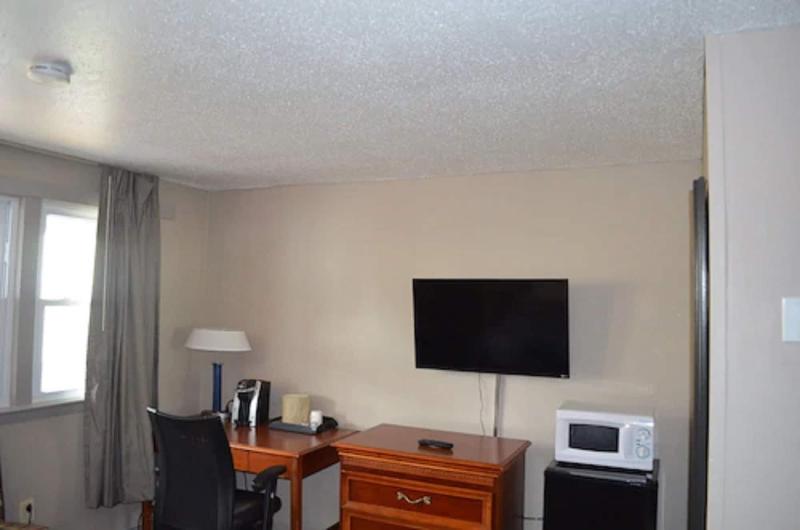 Hyannis Host Inn image