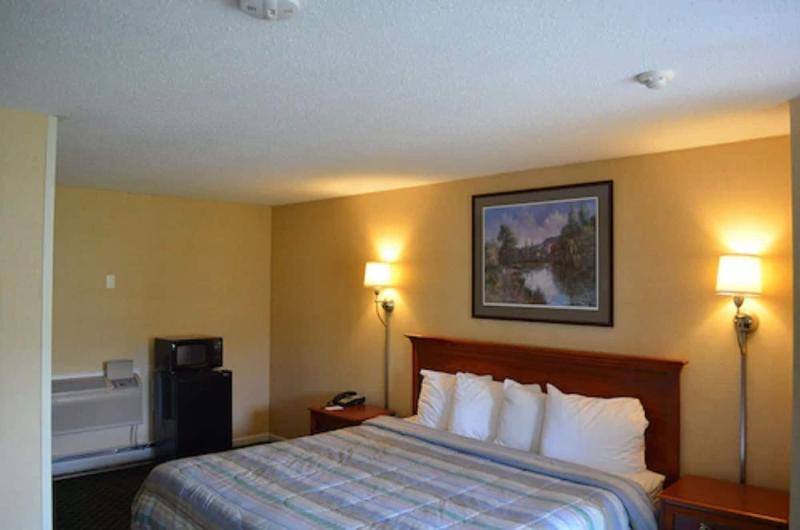 Hyannis Host Inn image