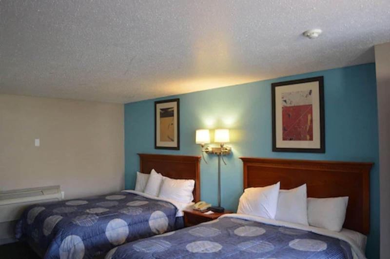 Hyannis Host Inn image