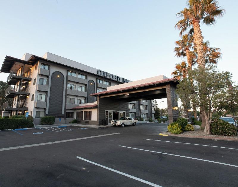 Oxford Suites Lancaster 2