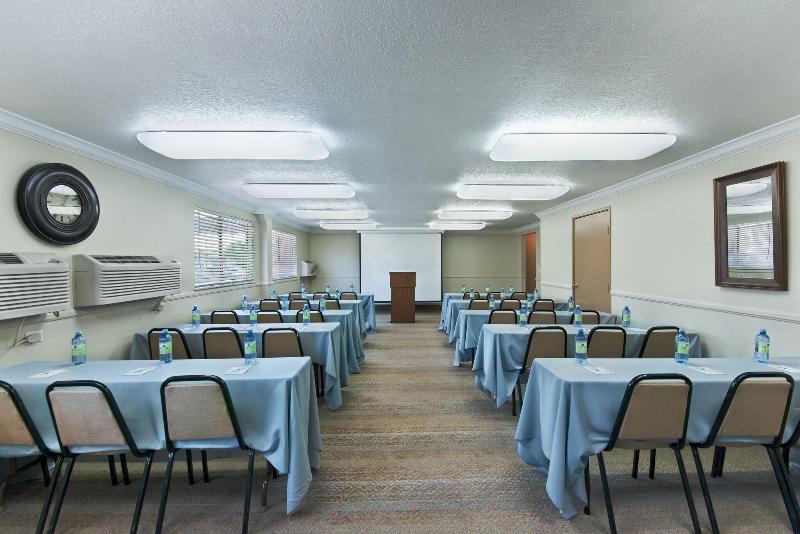 Oxnard Inn Lancaster image