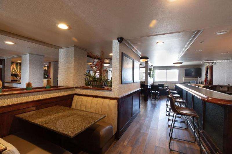 Oxnard Inn Lancaster image