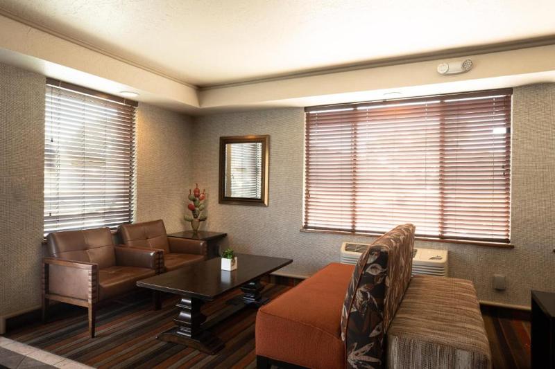 Oxnard Inn Lancaster image