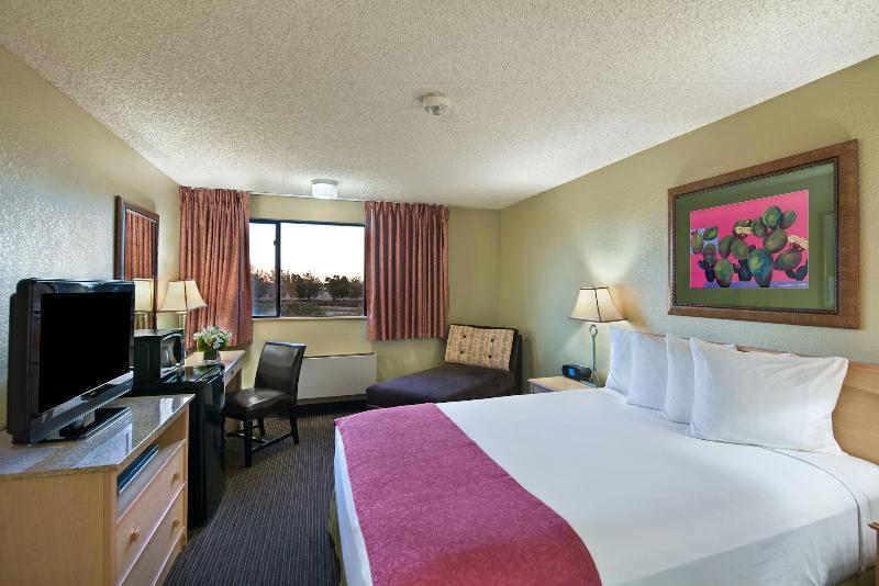 Oxnard Inn Lancaster image