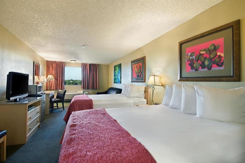 Oxnard Inn Lancaster image