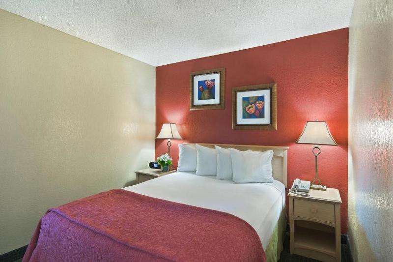 Oxnard Inn Lancaster image