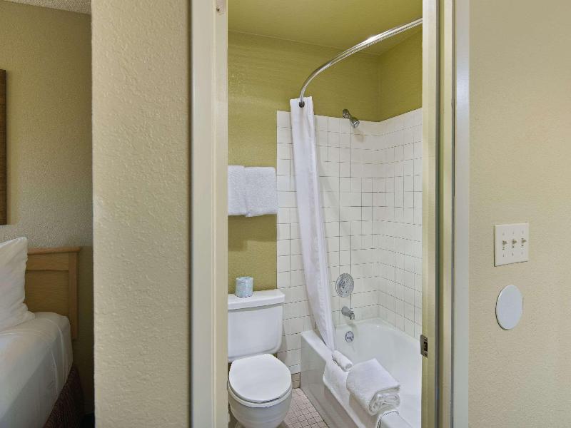 Oxnard Inn Lancaster image