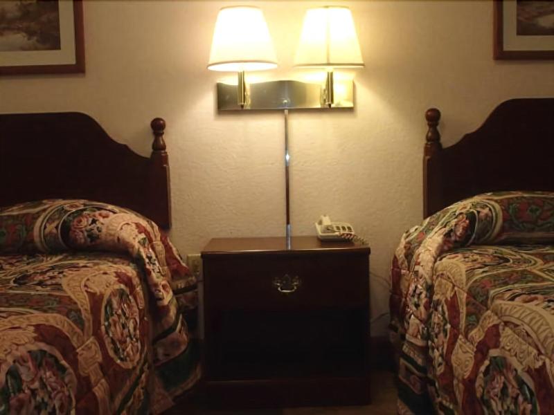 Texas Inn La Feria image