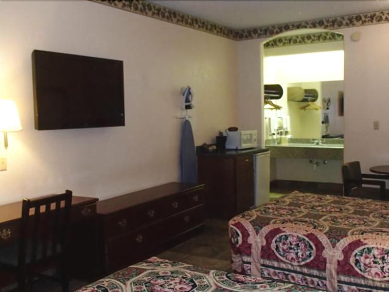Texas Inn La Feria image