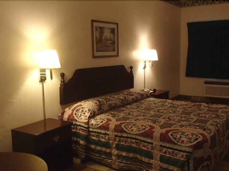 Texas Inn La Feria image