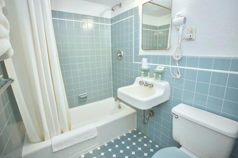 Quebec Motel image