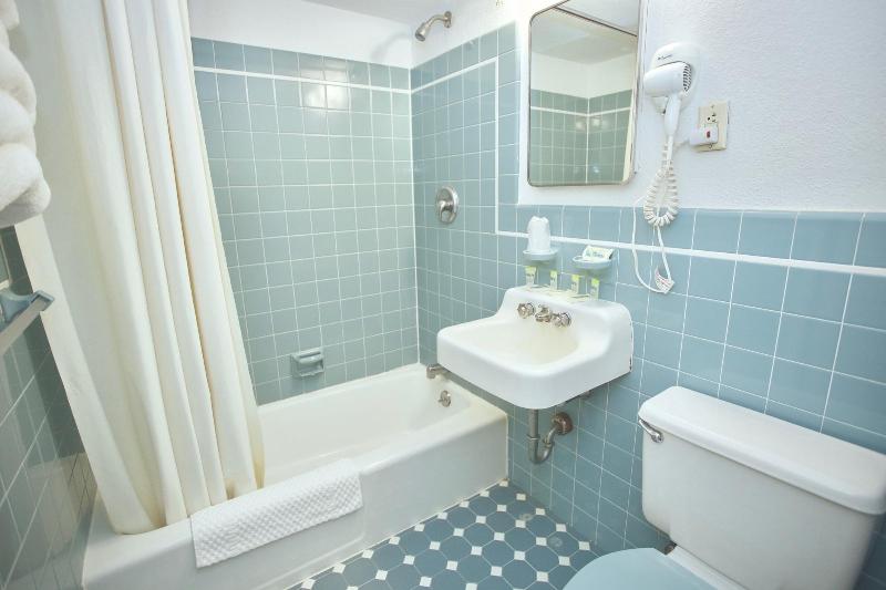 Quebec Motel image