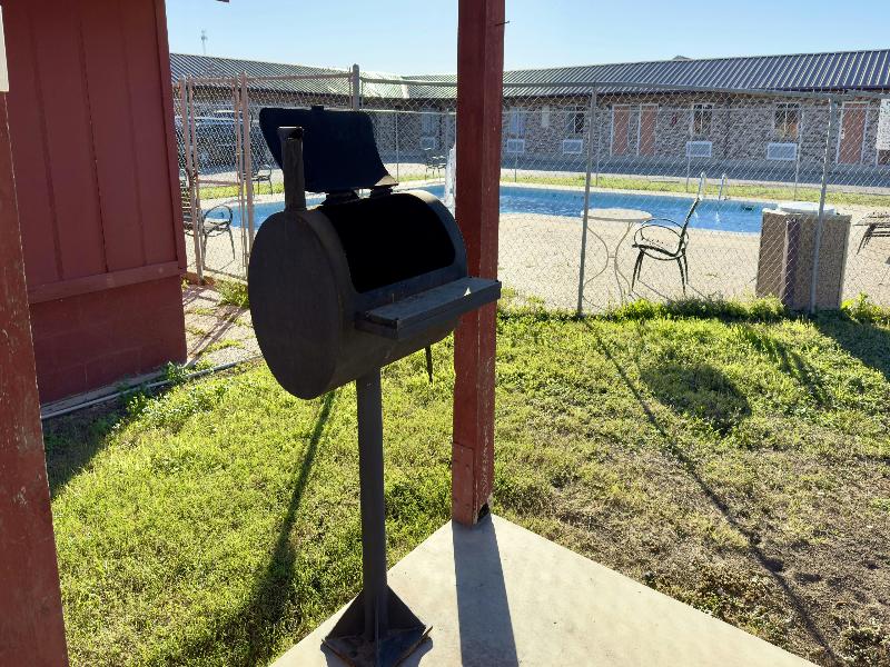 Regency Inn Hondo image