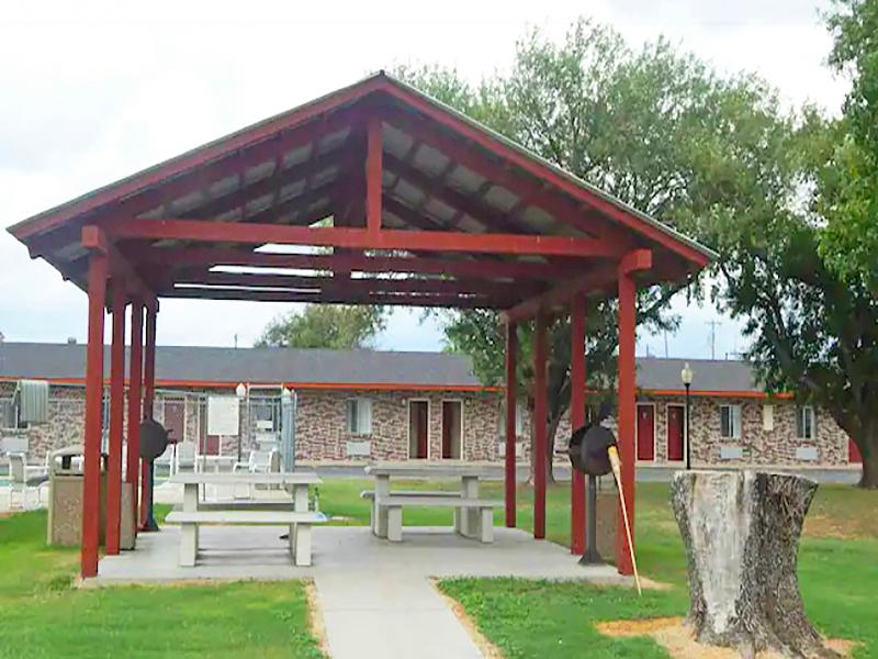 Regency Inn Hondo image