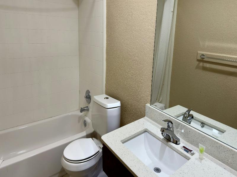 Regency Inn Hondo image