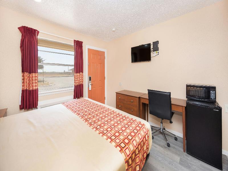 Regency Inn Hondo image