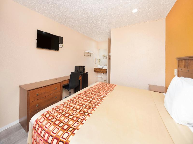 Regency Inn Hondo image