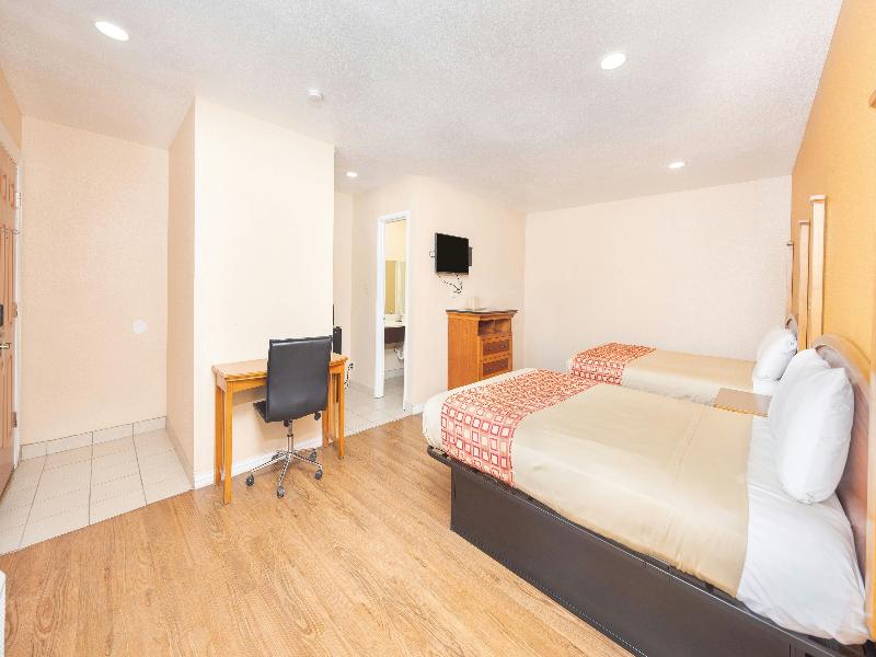 Regency Inn Hondo image