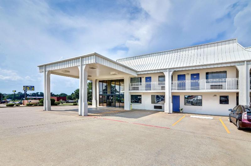 Motel 6 Lindale Tx image