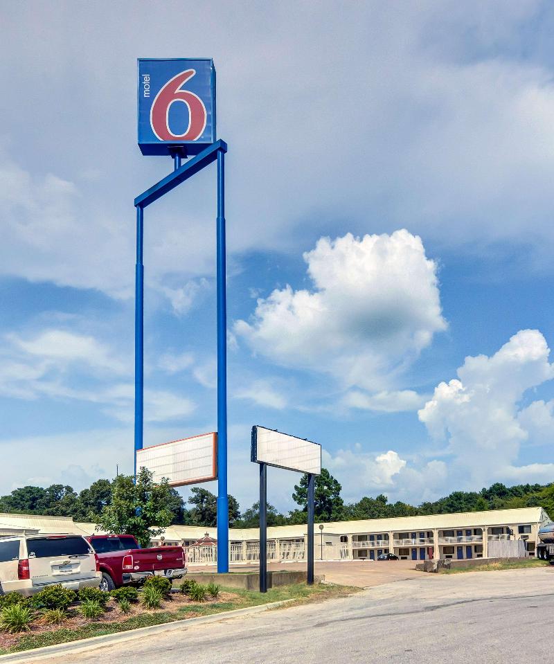 Motel 6 Lindale Tx image