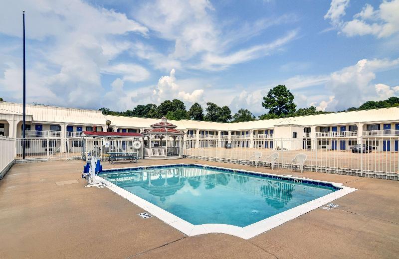 Motel 6 Lindale Tx image