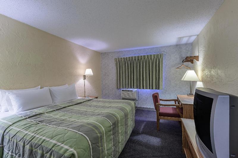 Motel 6 Oak Creek Wi image
