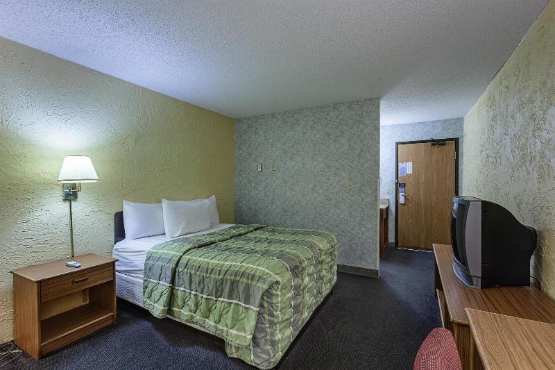 Motel 6 Oak Creek Wi image