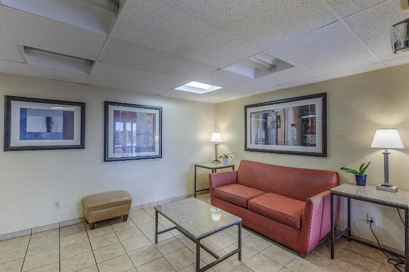 Motel 6 Oak Creek Wi image