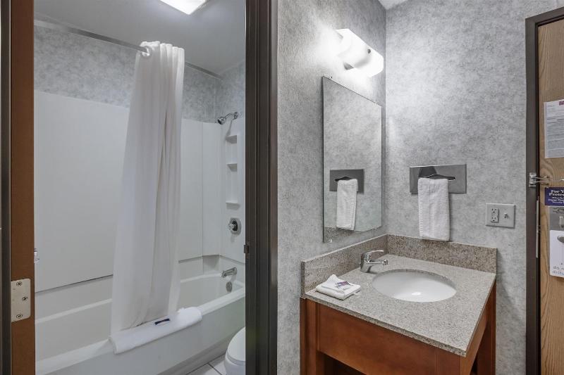 Motel 6 Oak Creek Wi image