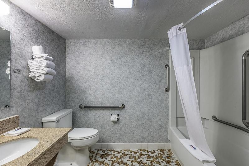 Motel 6 Oak Creek Wi image