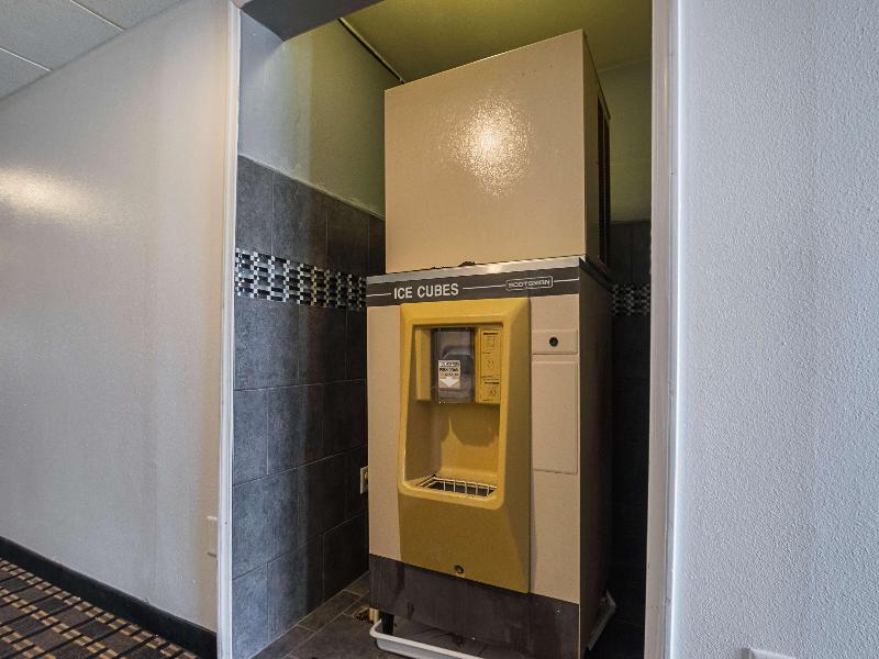Motel 6 Marshalltown Ia image