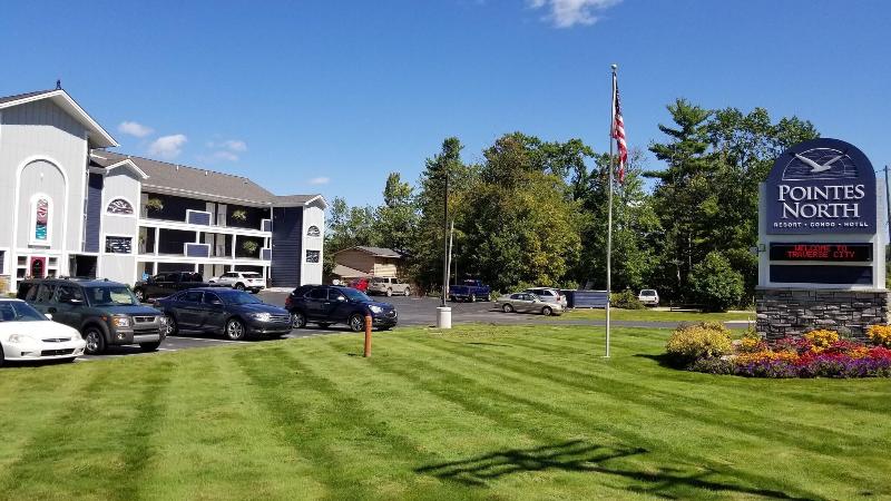 Pointes North Beachfront Hotel photo 3