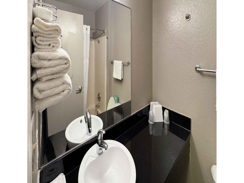 Motel 6 Glenview, Il - Chicago North image