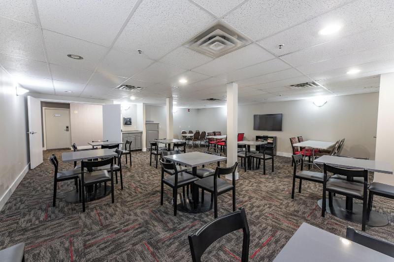 Bcmi Inn Hinton image 1