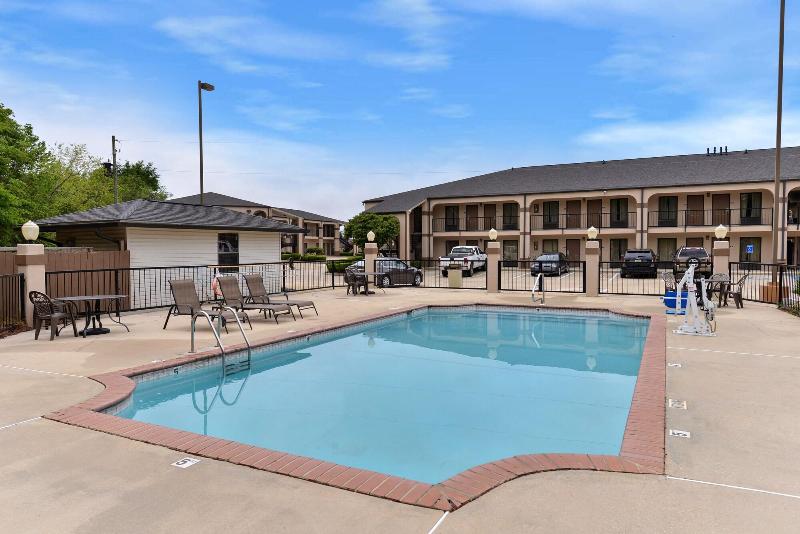 Mockingbird Inn Suites image