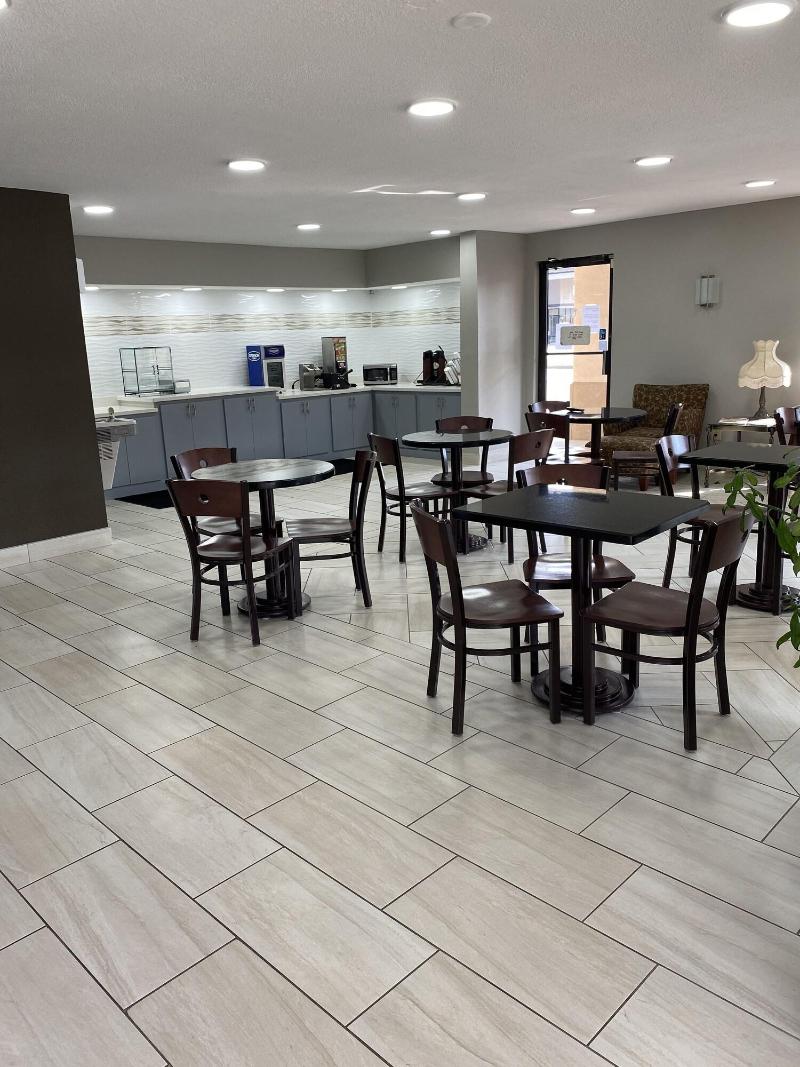 Mockingbird Inn Suites image