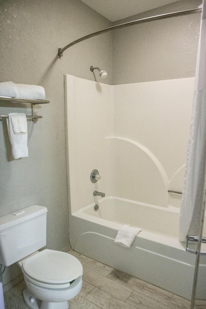 Mockingbird Inn Suites image